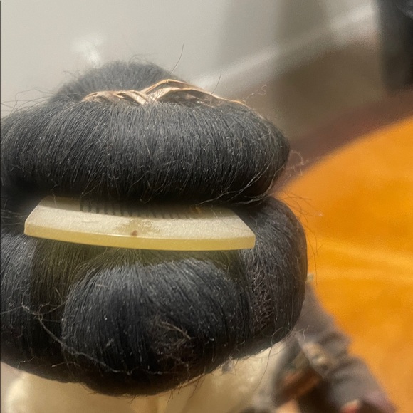 Elegant Japanese Geisha Doll - Picture 4 of 6